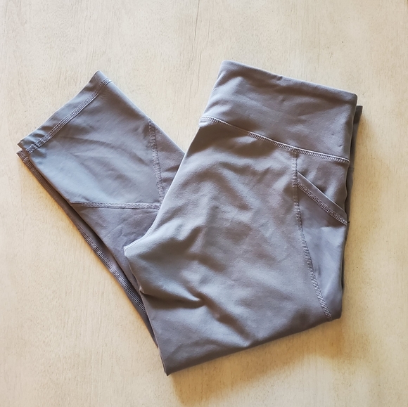 Old Navy Pants - Old Navy Elevate Compression Leggings - Cropped